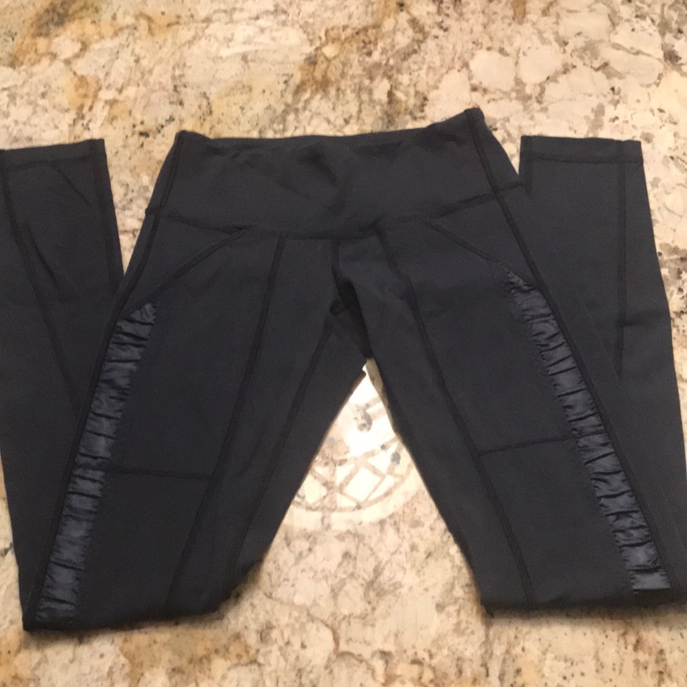 Lululemon size 4 leggings